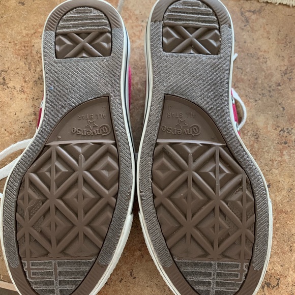 Maroon Converse - Picture 3 of 3